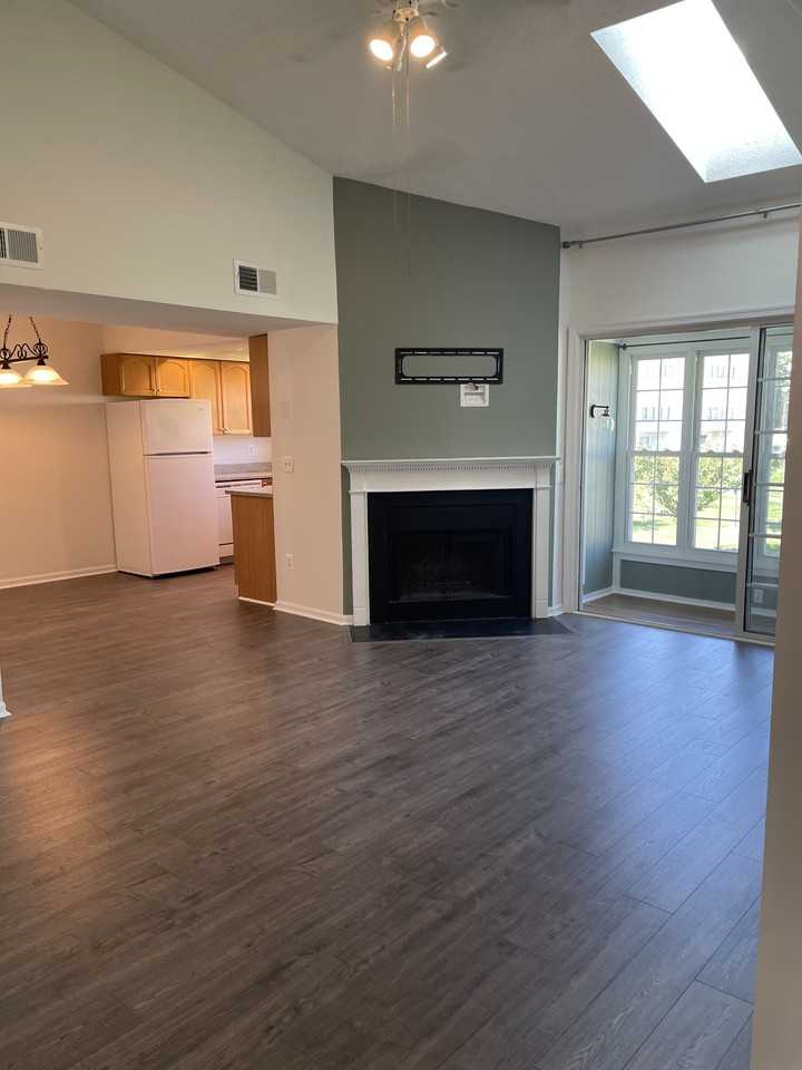 108 Prosperity Ave Se #E - Photo 3 of 22