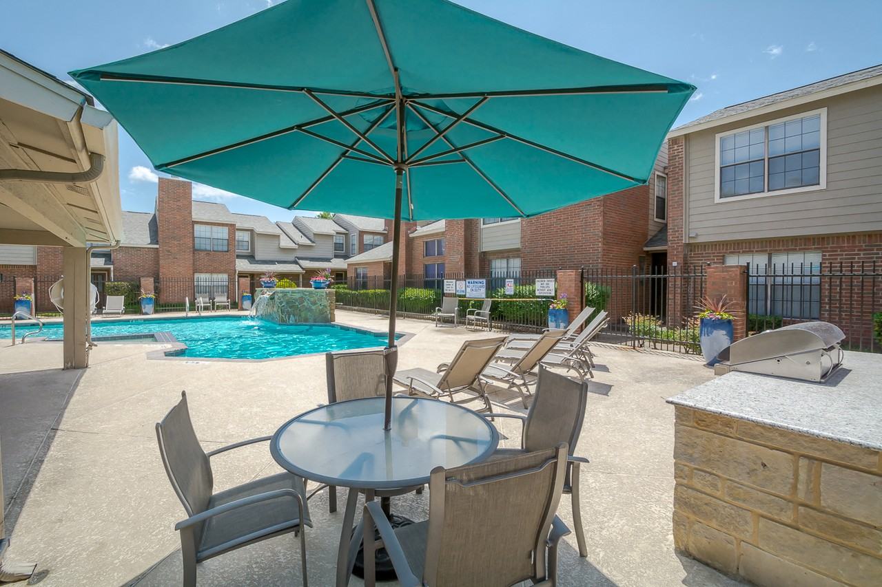 Amberly Village Townhomes Apartments 2735 N Garland Ave, Garland, TX
