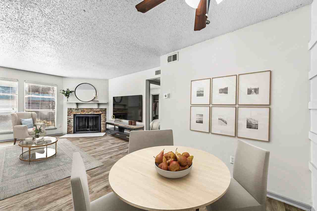 Vesper - Photo 4 of 50