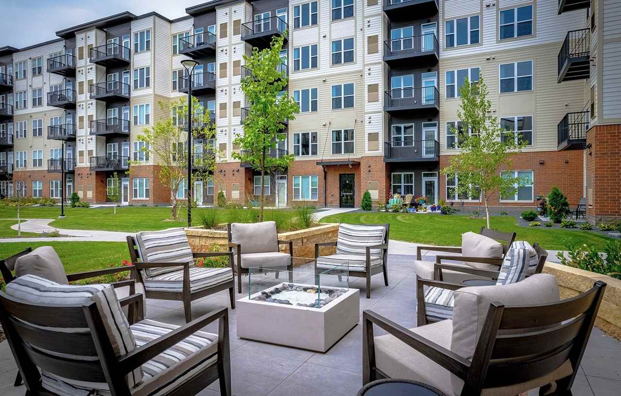 Legacy Commons at Signal Hills 55+ Apartments - Photo 4 of 29