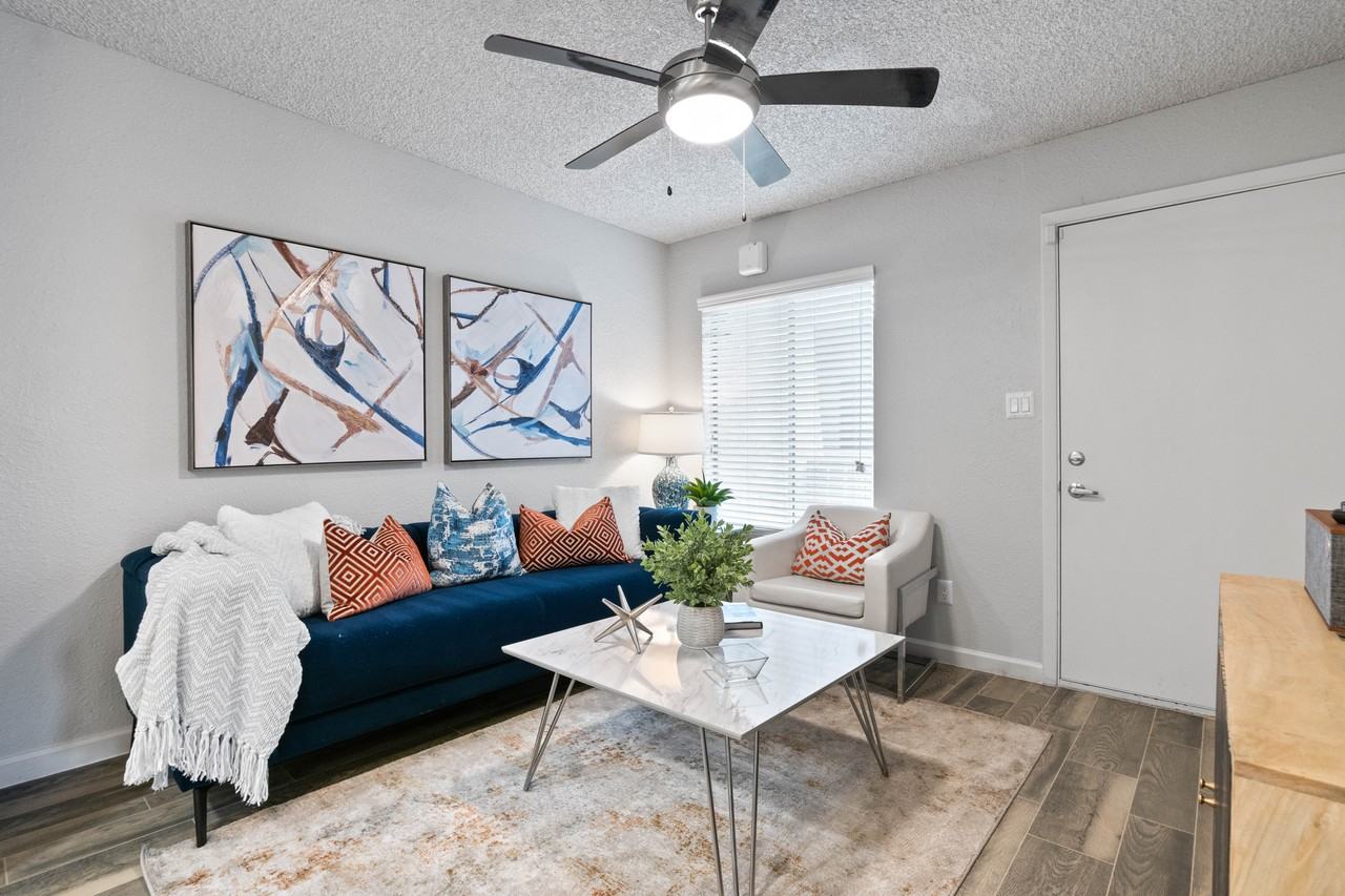 Delano Apartments - Photo 4 of 20