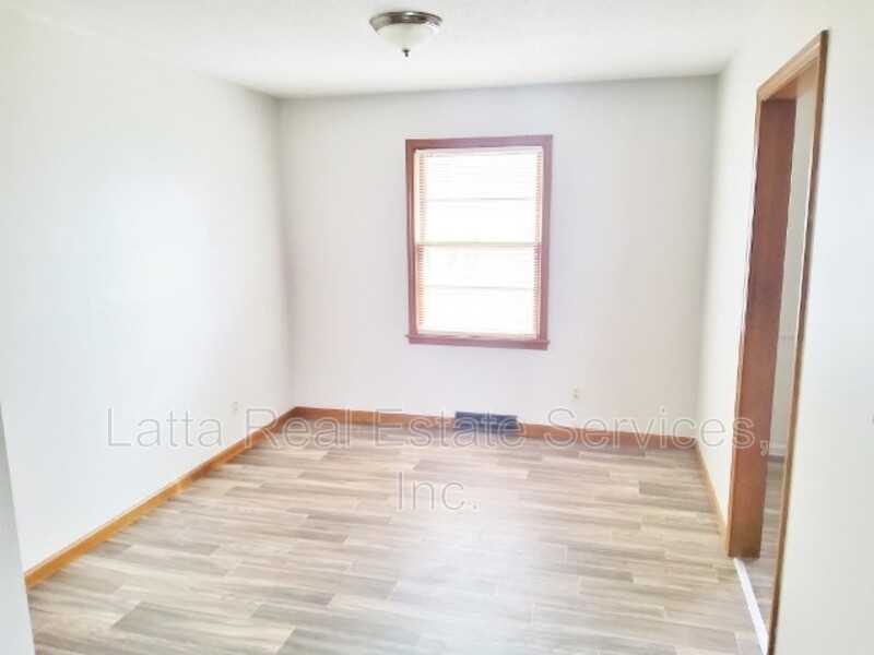 824 Northwest 15th Street - Photo 5 of 11