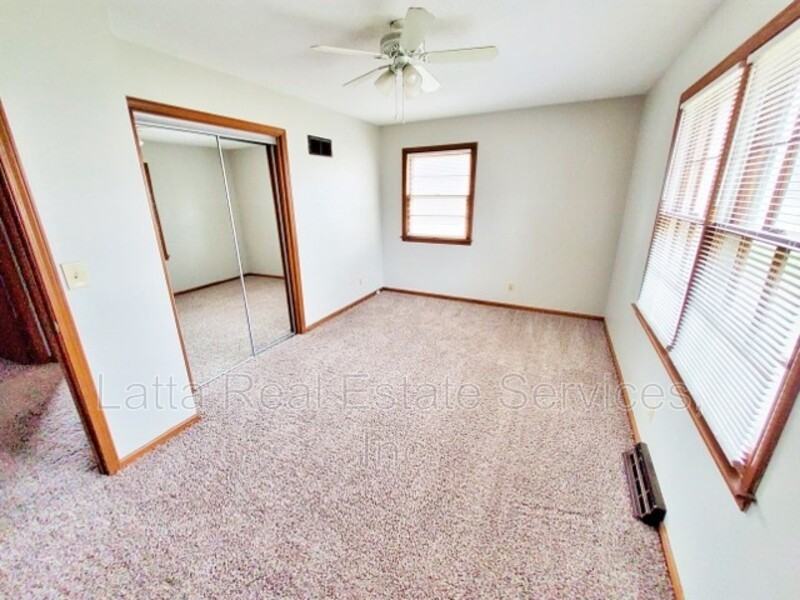 824 Northwest 15th Street - Photo 7 of 11