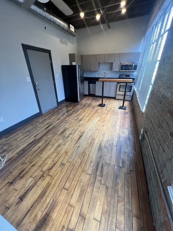 123 Pine Street #4 - Photo 2 of 5