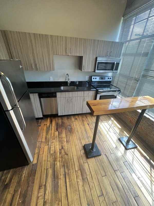 123 Pine Street #4 - Photo 3 of 5