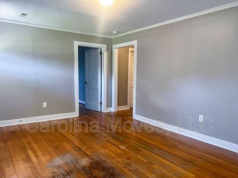 211 N Pliney Cir - Photo 3 of 17