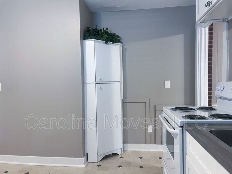 211 N Pliney Cir - Photo 6 of 17