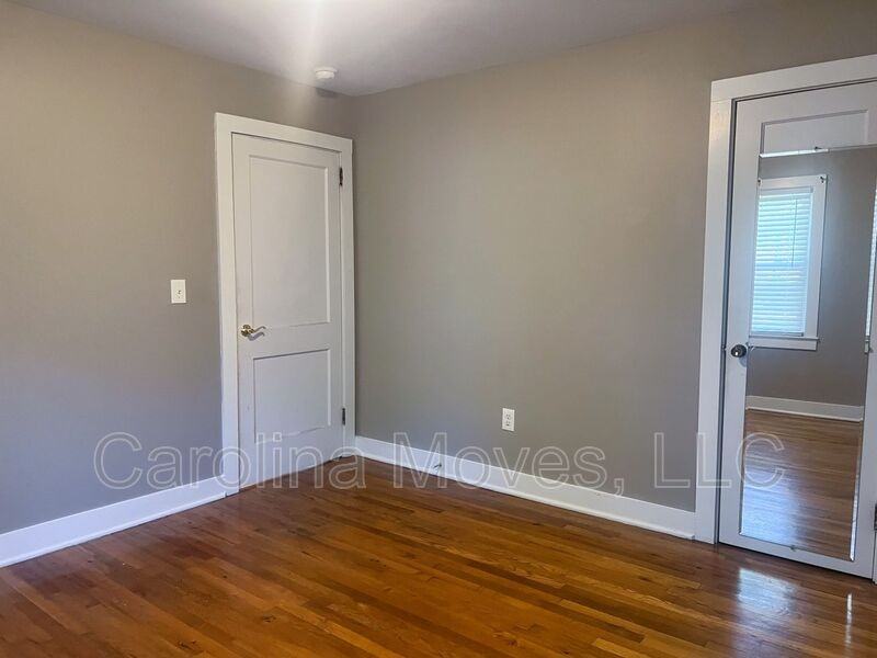 211 N Pliney Cir - Photo 7 of 17