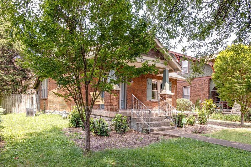 605 Fatherland St - Photo 2 of 31
