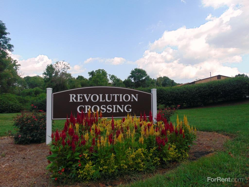 Revolution Crossing - Photo 2 of 20