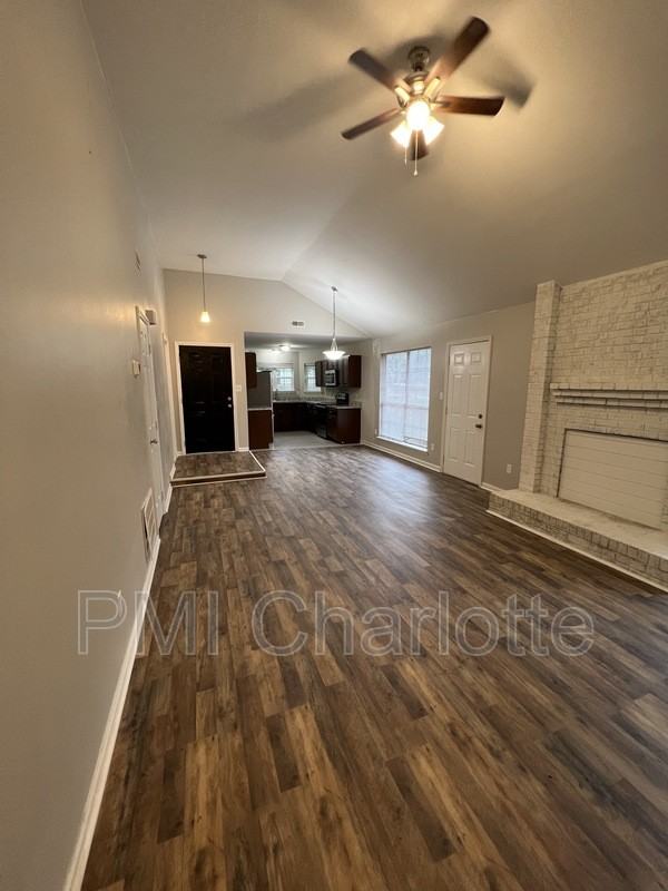 9007 Vicksburg Rd - Photo 4 of 18