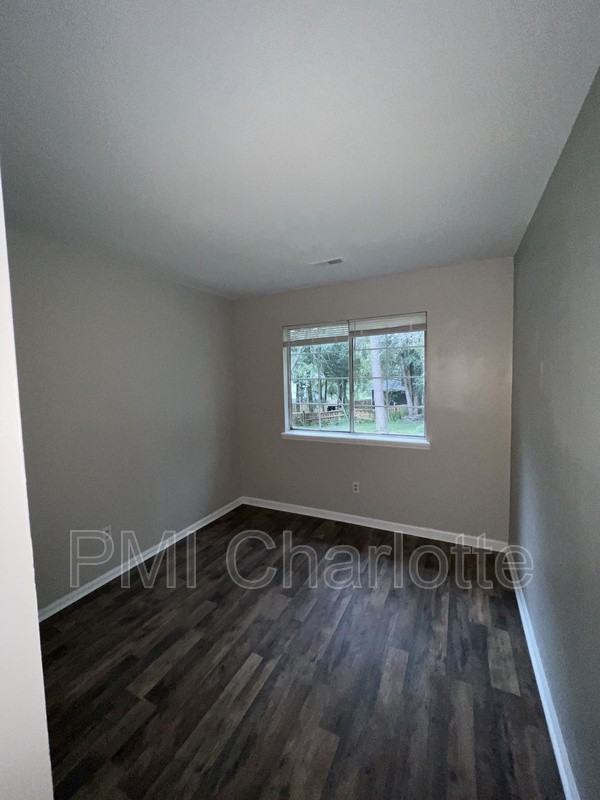 9007 Vicksburg Rd - Photo 7 of 18