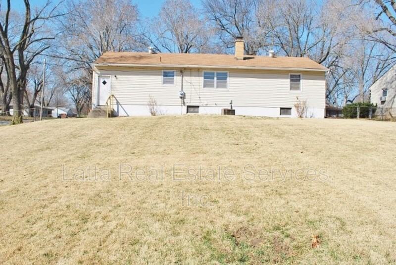 10801 East 61st Terrace - Photo 2 of 14