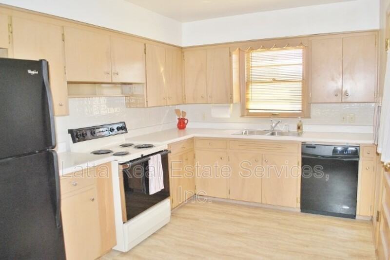 10801 East 61st Terrace - Photo 6 of 14