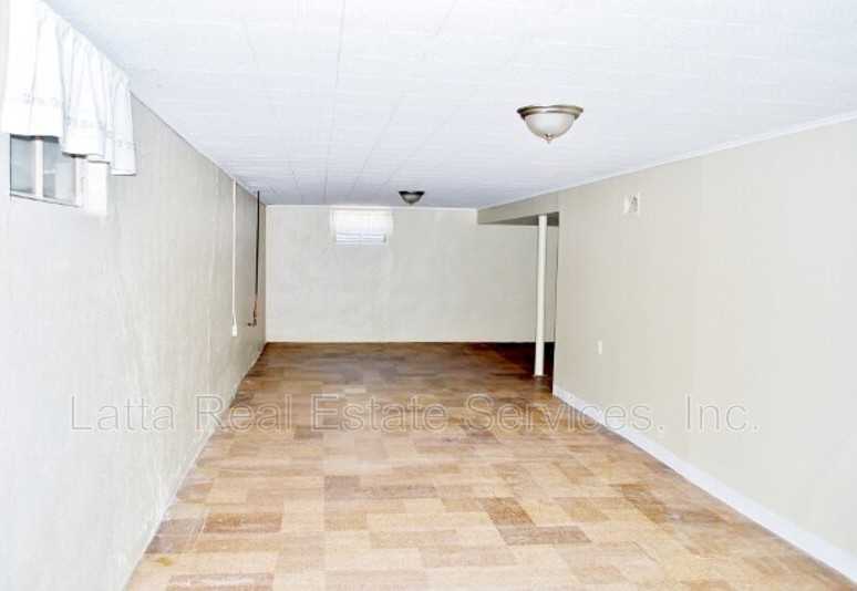 10801 East 61st Terrace - Photo 7 of 14