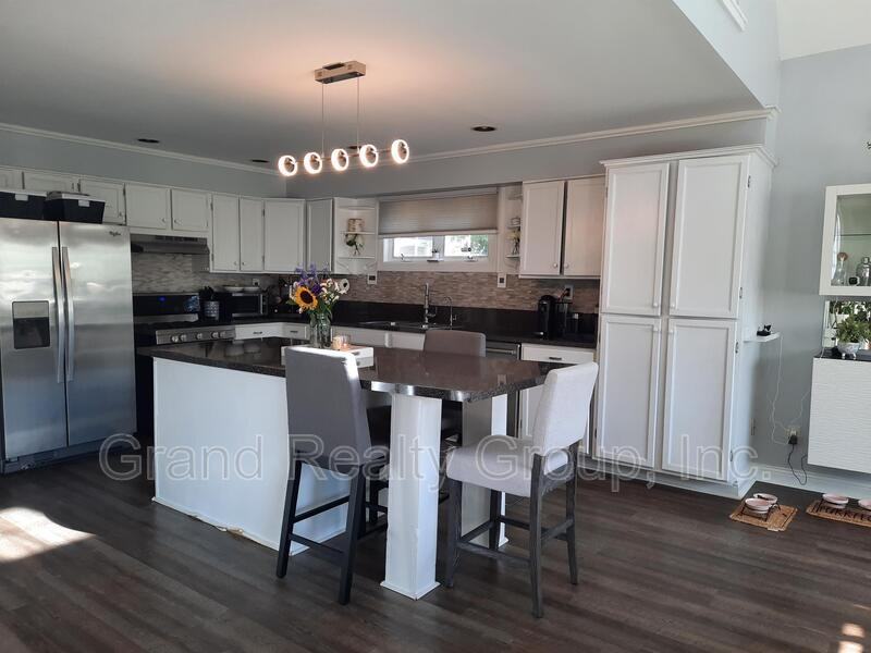 35522 N Wilson Rd - Photo 3 of 14