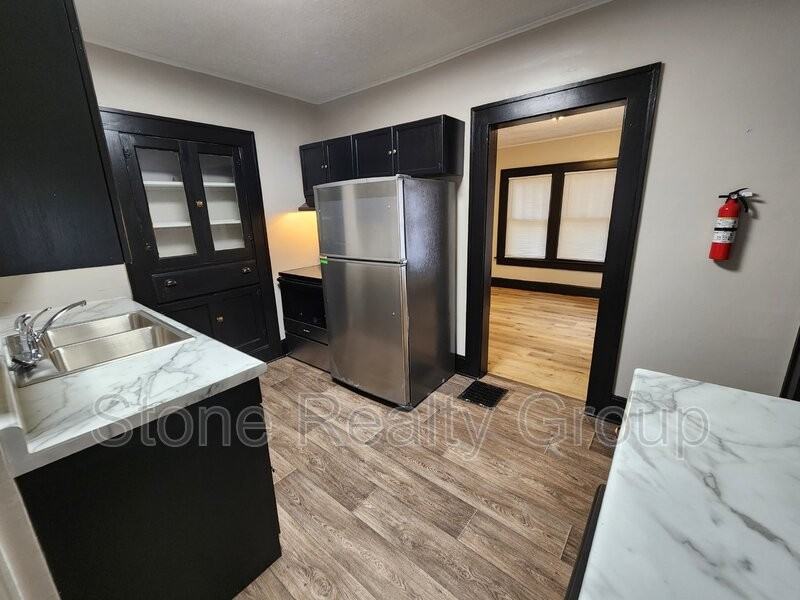 1321 S 19th St - Photo 4 of 11