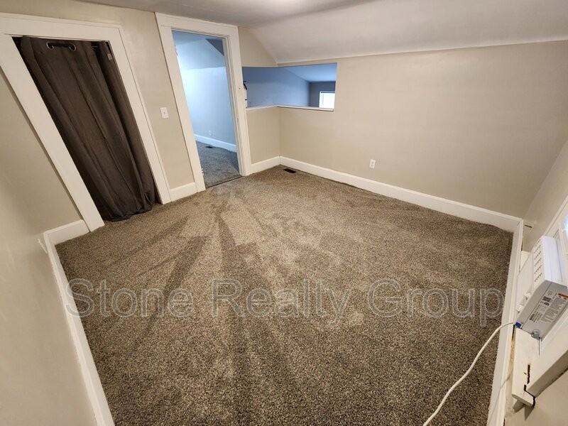 1321 S 19th St - Photo 5 of 11