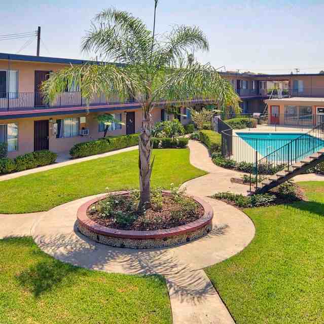 Fenway Apartments - Photo 3 of 28