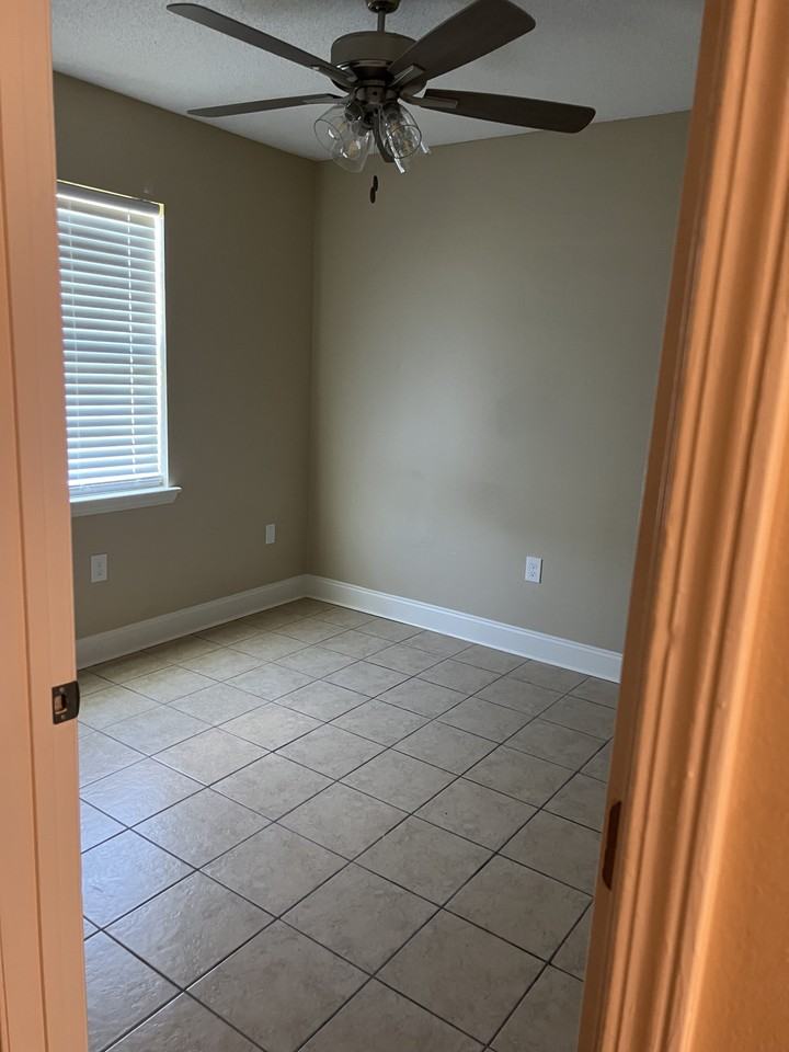 15313 W Hoffman Rd #E - Photo 2 of 7