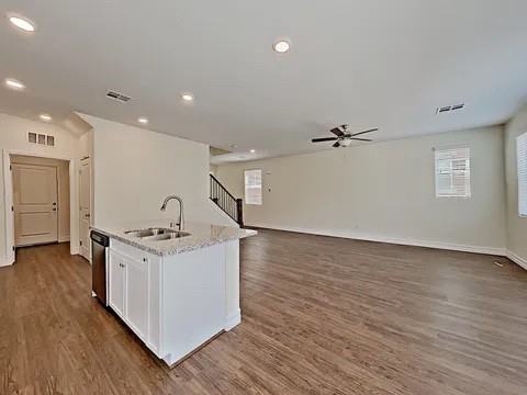 10537 N Sugarloaf Dr - Photo 3 of 17