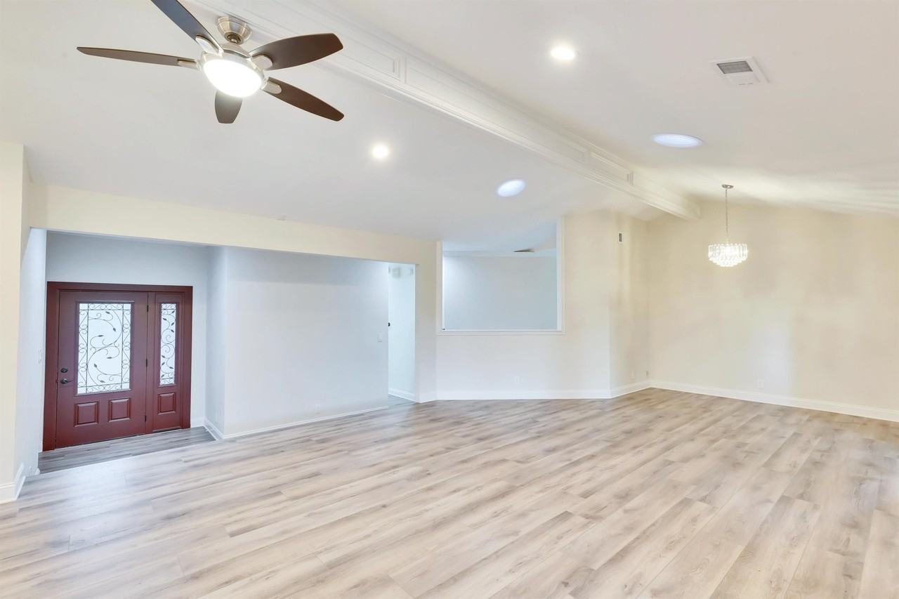 2120 Wychwood Dr #1 - Photo 3 of 39