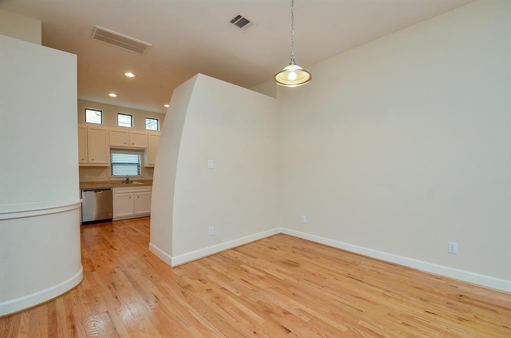 11315 Main St #1 - Photo 4 of 32