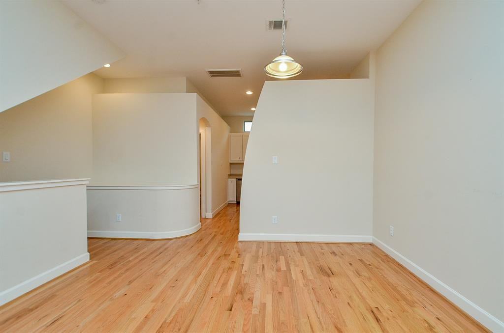 11315 Main St #1 - Photo 6 of 32