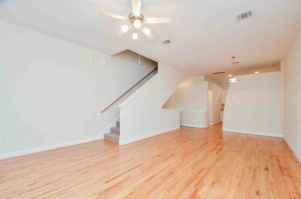 11315 Main St #1 - Photo 3 of 32