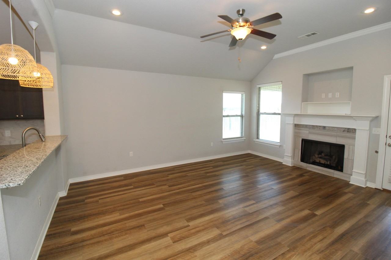 4418 W Divide Dr #1 - Photo 4 of 28