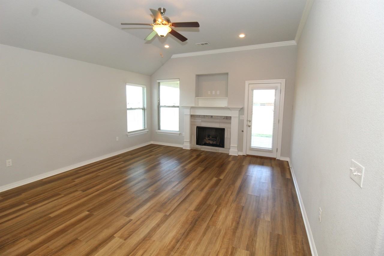 4418 W Divide Dr #1 - Photo 5 of 28