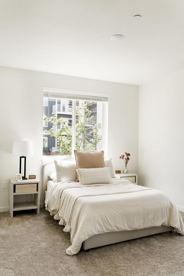 1724 W 15th St - Photo 4 of 16
