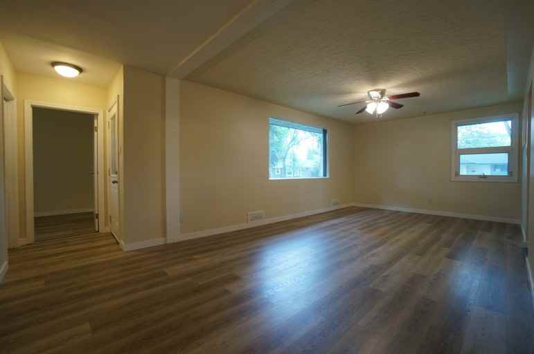 14703 92 Ave Nw - Photo 3 of 23