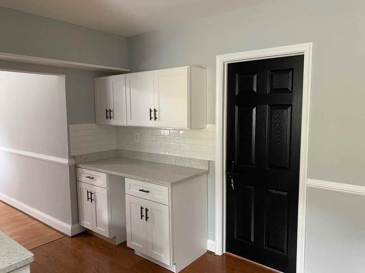 4319 Kenwood Avenue - Photo 6 of 12