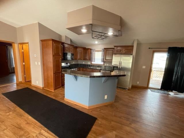 1049 Glacier Creek Dr - Photo 3 of 17