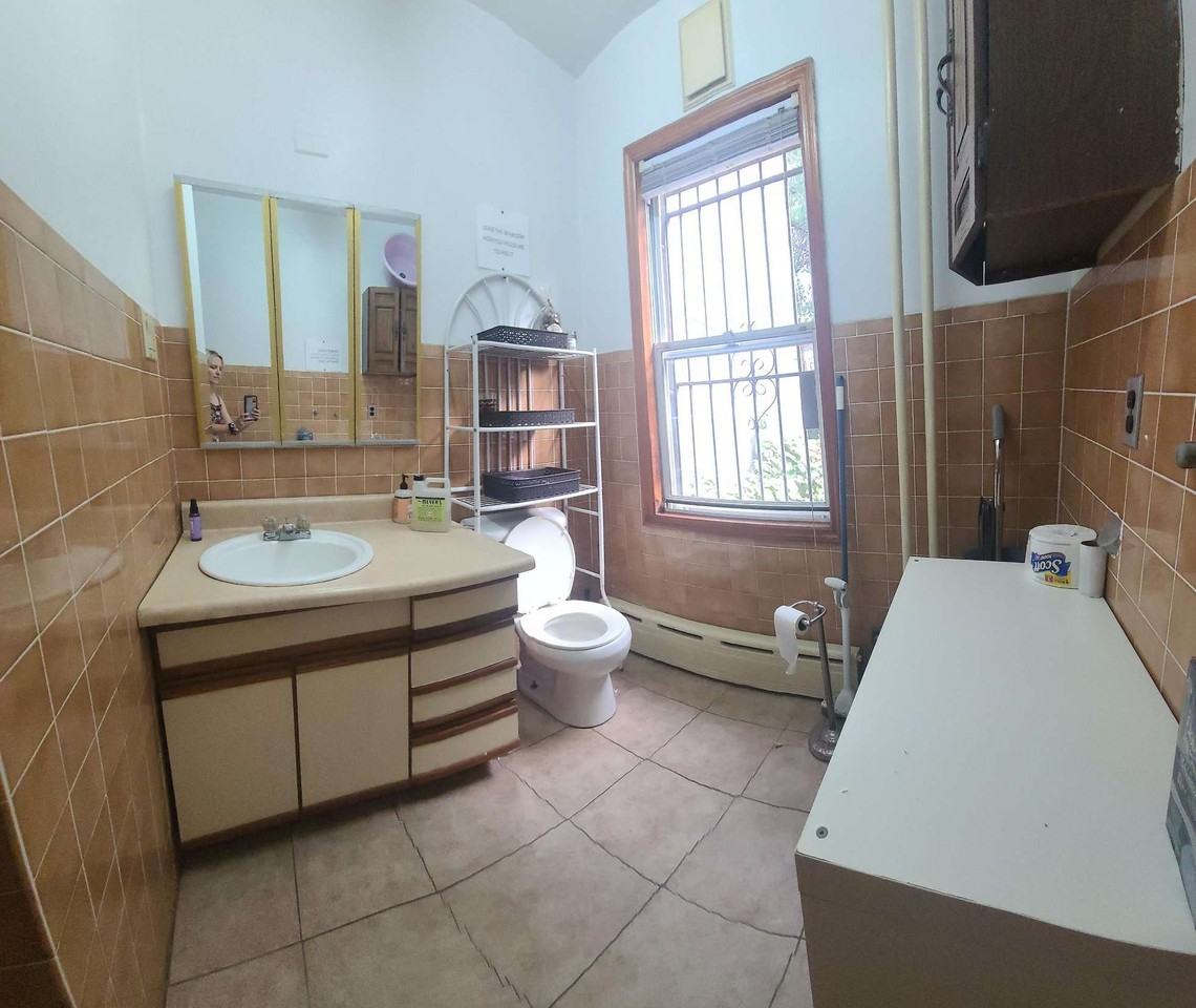 India St & Manhattan Ave #2 B - Photo 3 of 18