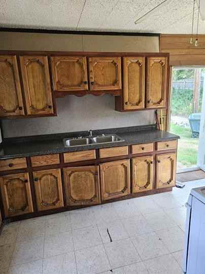 309 W 4th St - Photo 3 of 7