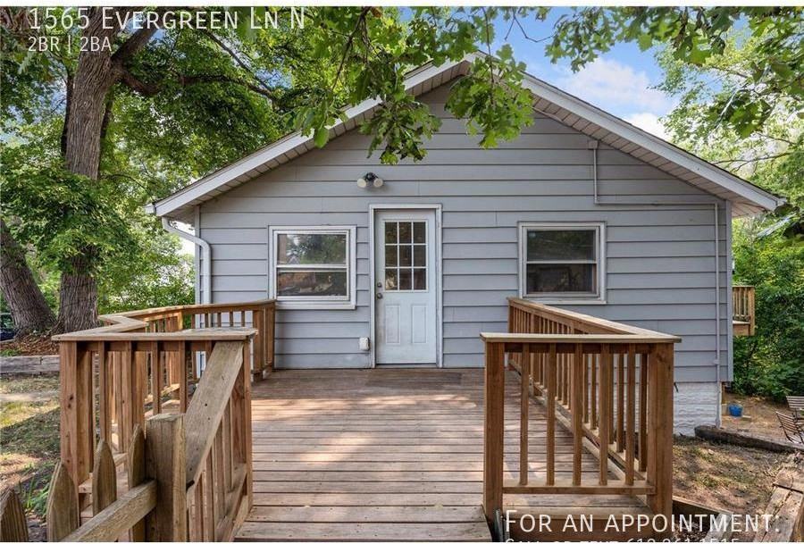 1565 Evergreen Ln N - Photo 2 of 24