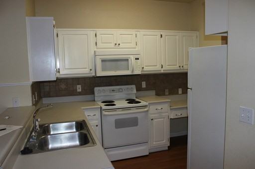 2260 Pine Landing Ct #1 - Photo 3 of 26