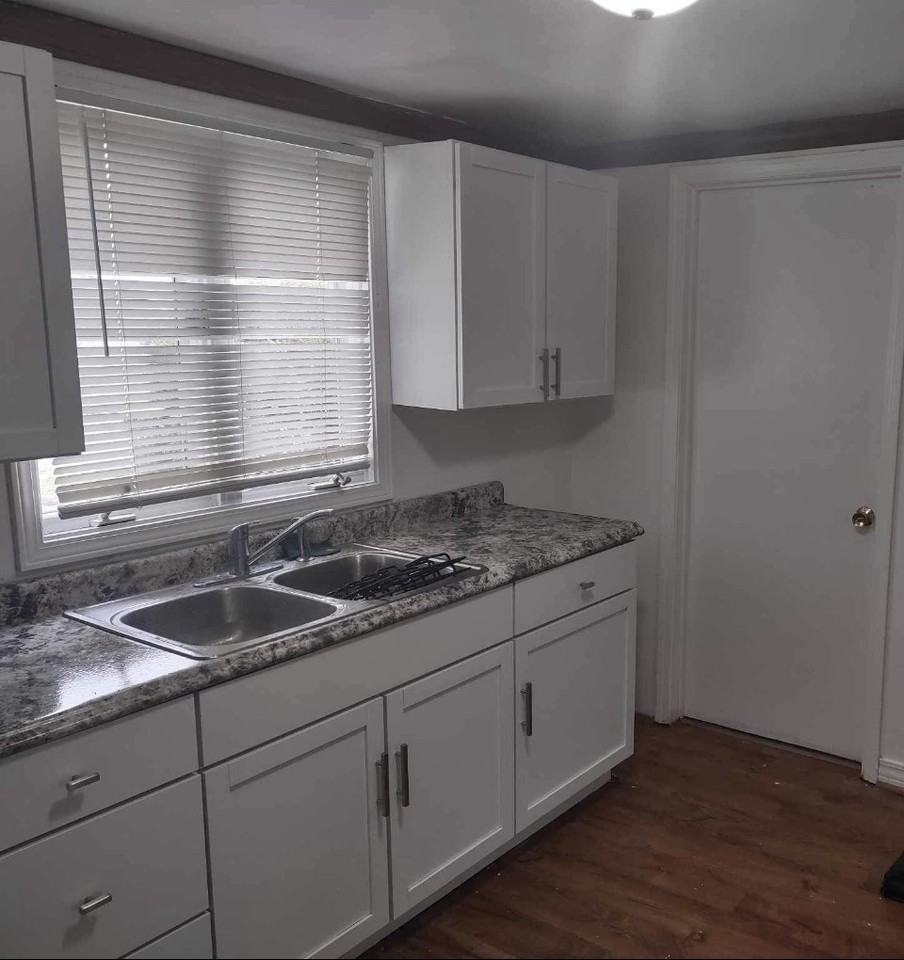 1643 Short St #NA - Photo 3 of 10