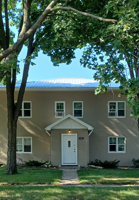 1103 14th St E #6 - Photo 2 of 6