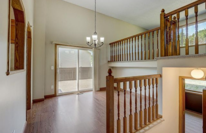 1716 Summit Ave - Photo 3 of 24