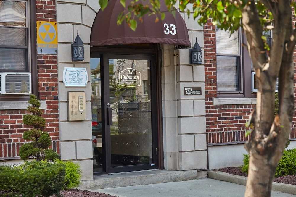 33 B-5, 33 Coleman Street #5 - Photo 3 of 15