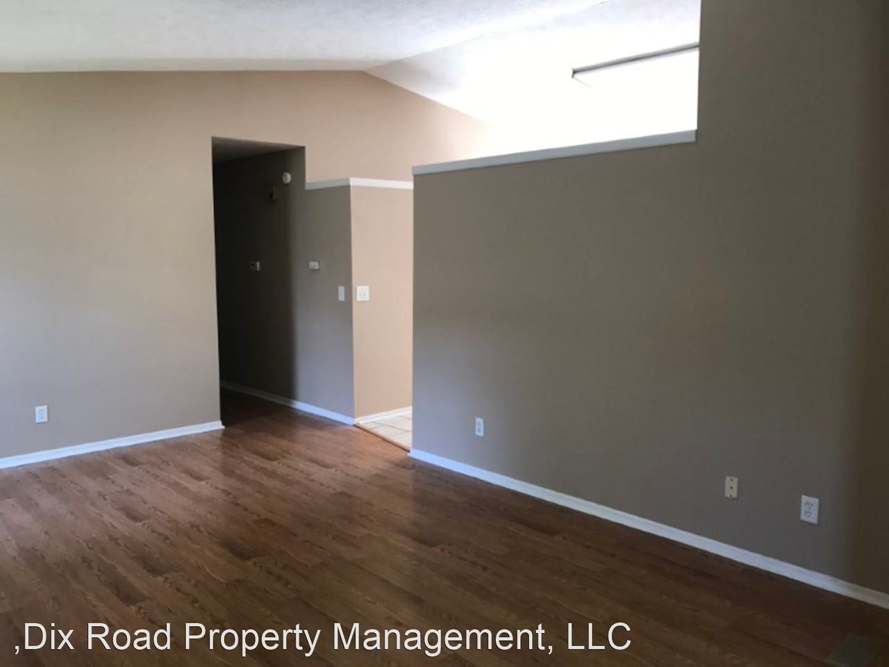 1713 Bonita Dr - Photo 3 of 33