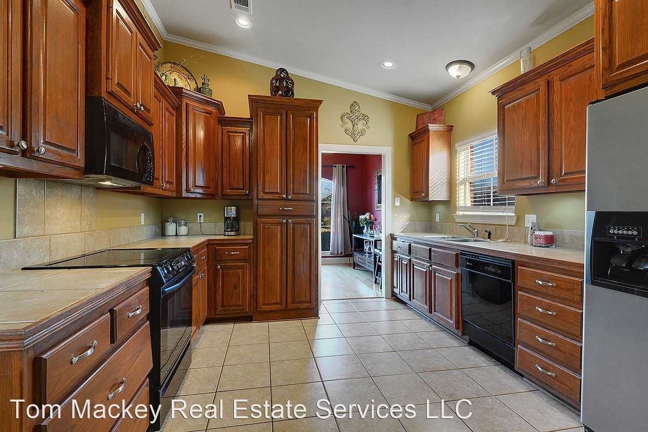 13155 Dutchtown Lakes Dr - Photo 3 of 9