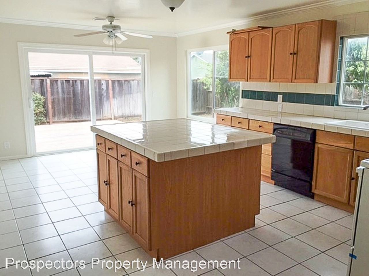 1480 Bluebonnet Way - Photo 2 of 7