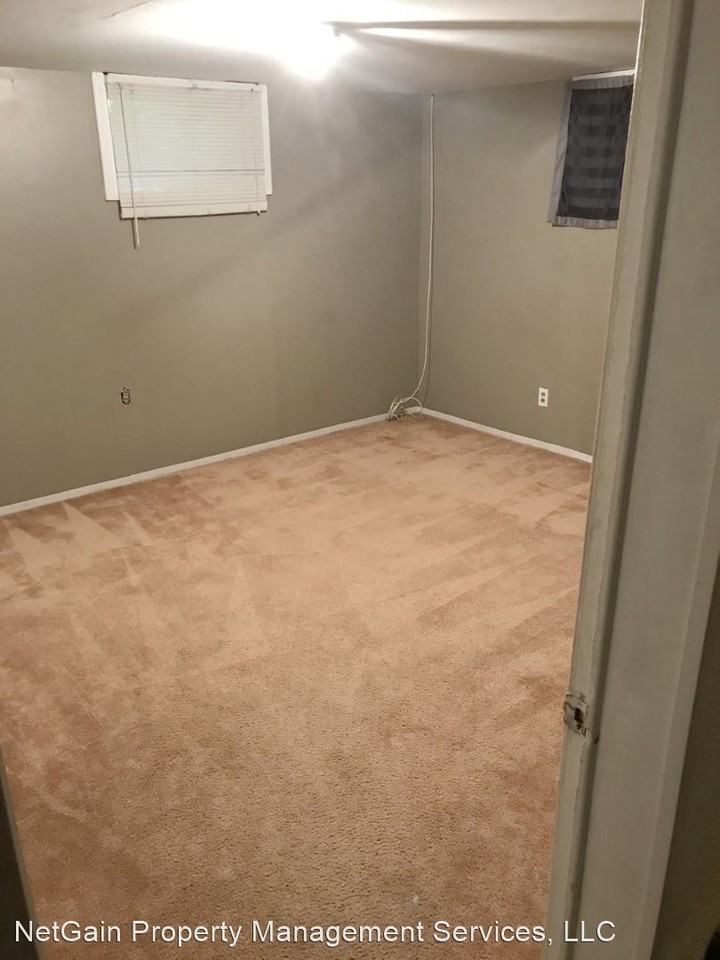 456 South 300 West - Photo 2 of 5