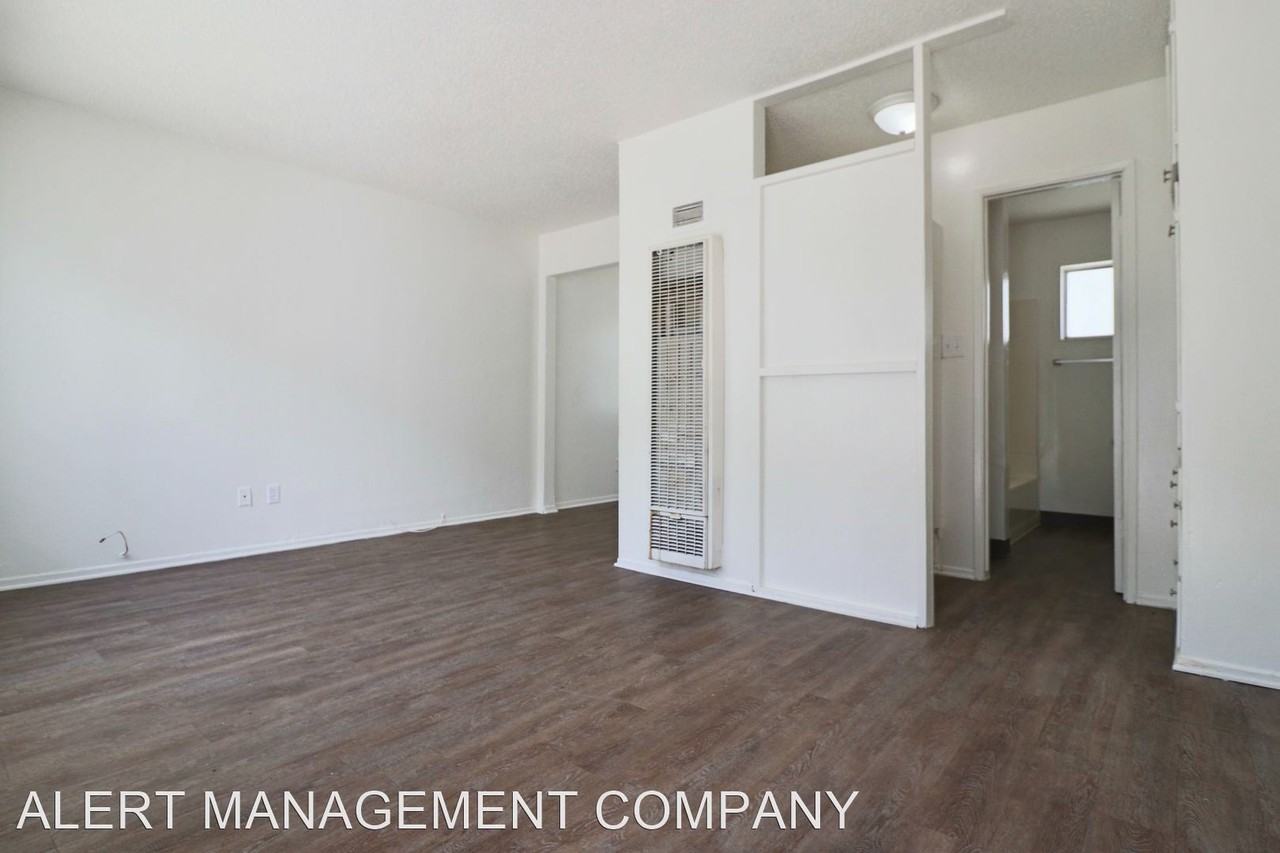 441/451 Cuesta Del Mar Drive - Photo 3 of 5