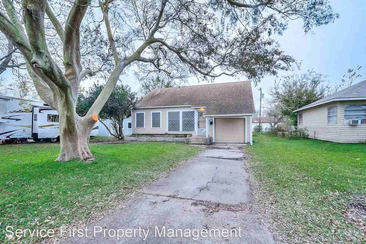 619 18th Ave N - Photo 2 of 25