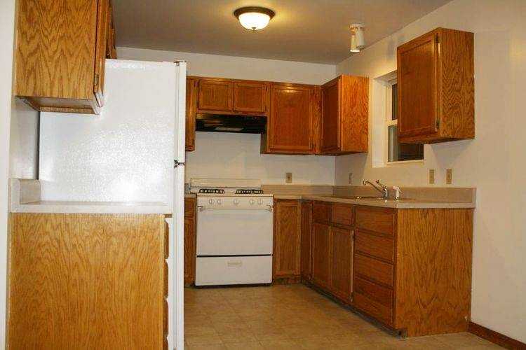 854 Cedar St - Photo 2 of 5